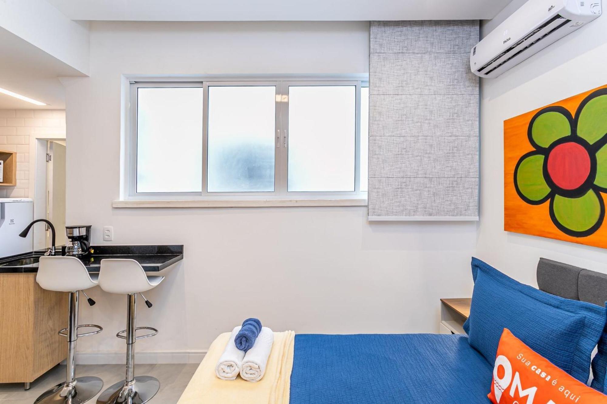 Apartamento Reformado A 500m Da | Hc 827/307